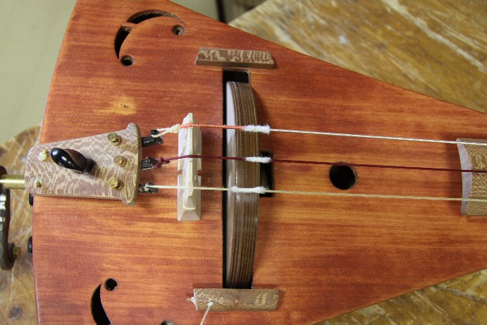 Bass-Drehleier – Detail